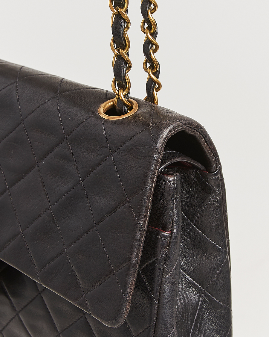 Herre | Gifts for Her | Chanel Pre-Owned | Classic Double Flap Medium Lambskin Black