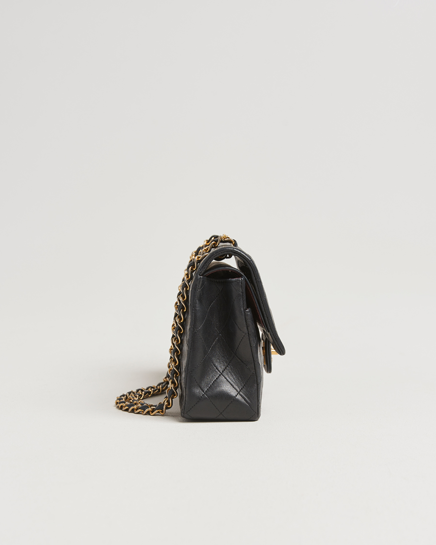 Herre | Gifts for Her | Chanel Pre-Owned | Classic Double Flap Medium Lambskin Black