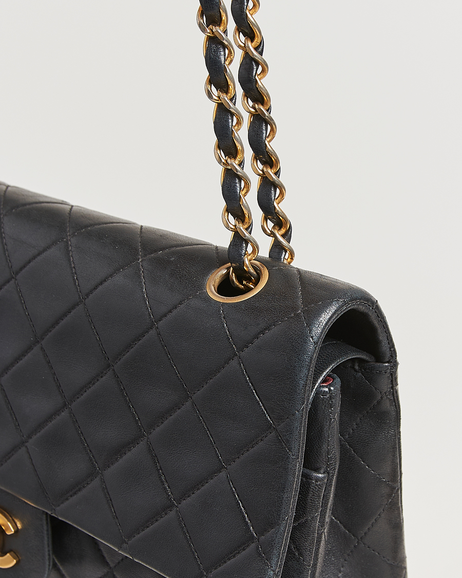 Herre | Gifts for Her | Chanel Pre-Owned | Classic Double Flap Medium Lambskin Black
