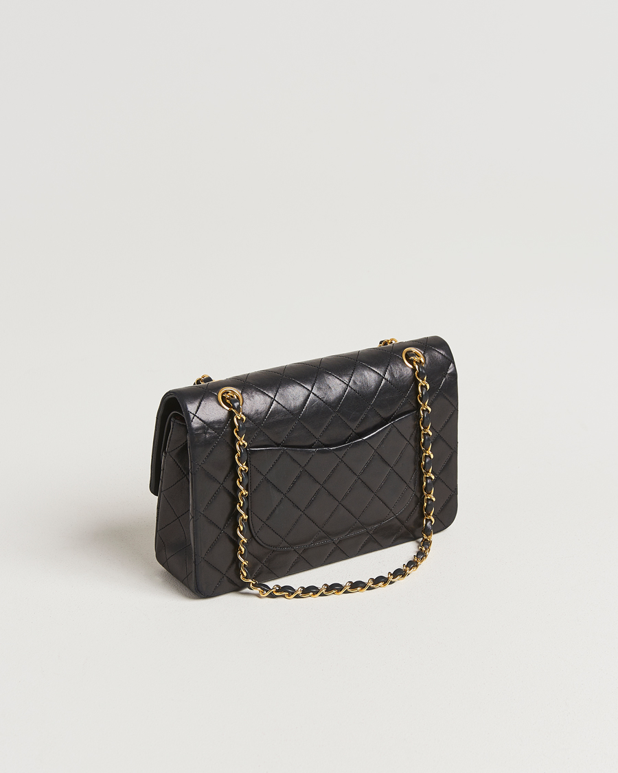 Herre | Gifts for Her | Chanel Pre-Owned | Classic Double Flap Medium Lambskin Black