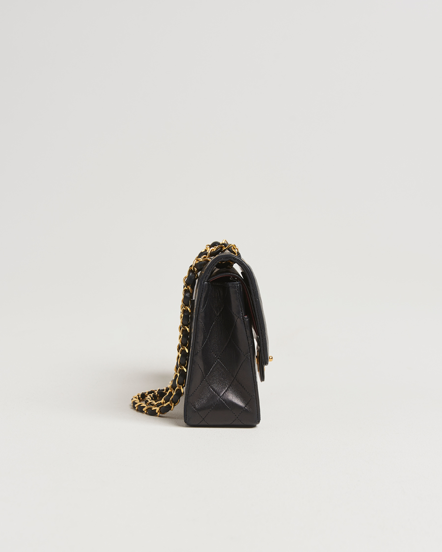 Herre | Gifts for Her | Chanel Pre-Owned | Classic Double Flap Medium Lambskin Black