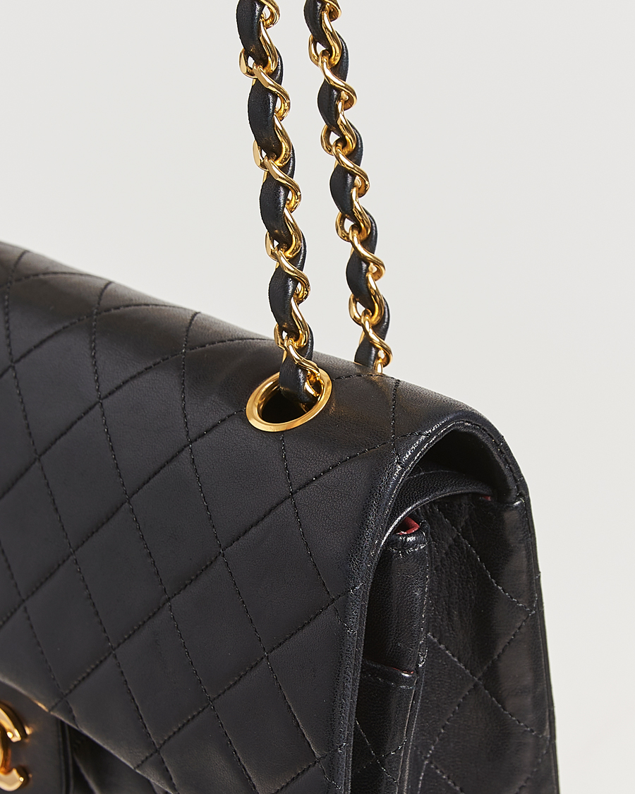 Herre | Gifts for Her | Chanel Pre-Owned | Classic Double Flap Medium Lambskin Black