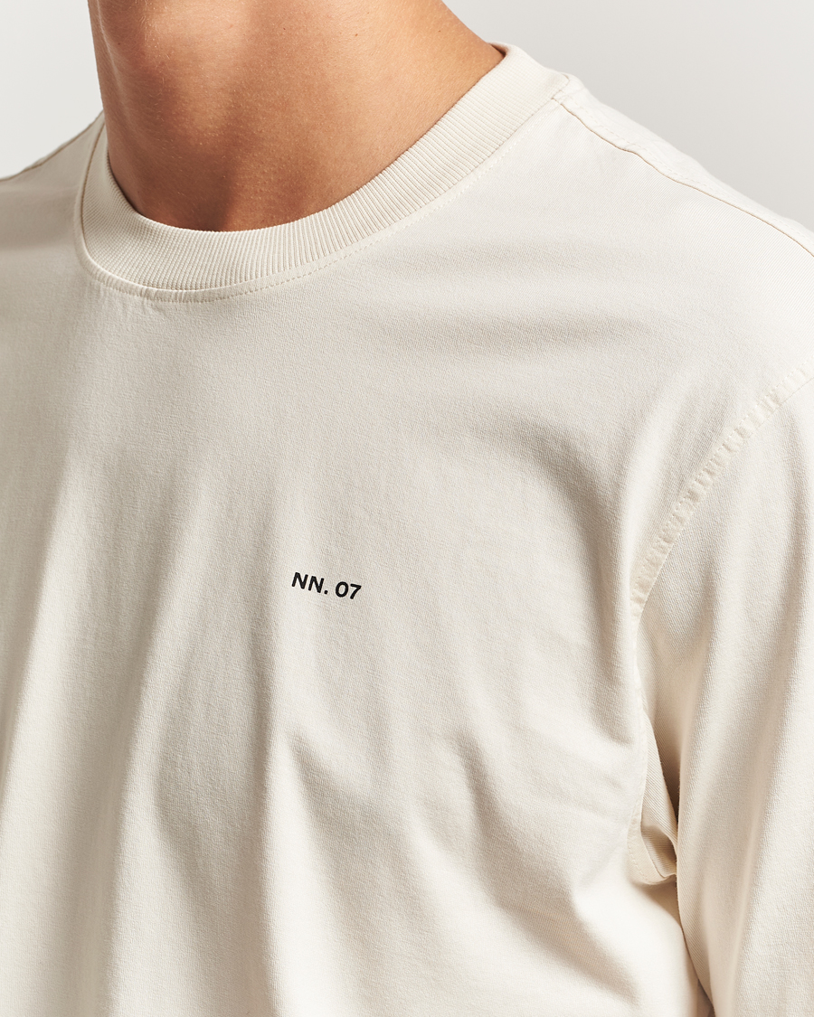 Herre | T-Shirts | NN07 | Abel Logo Crew Neck T-Shirt Ivory