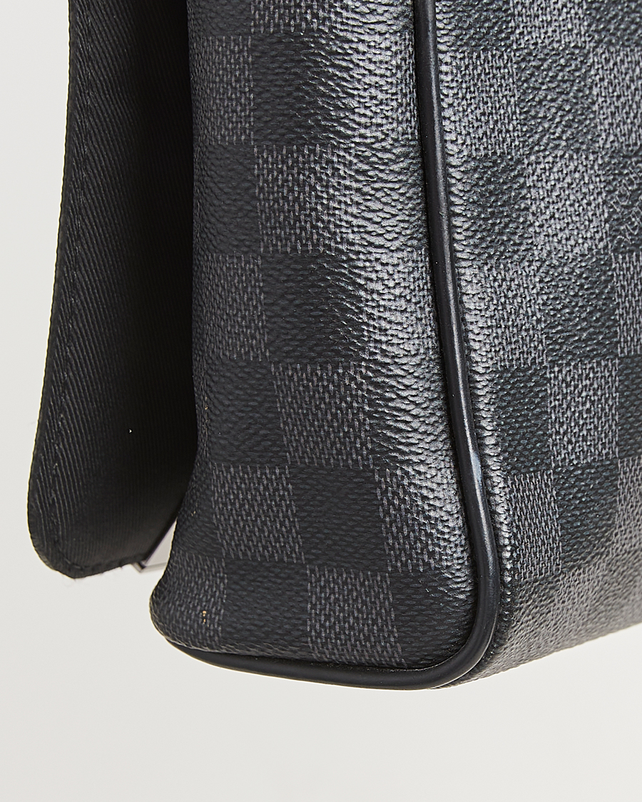 Herre | Pre-Owned & Vintage Bags | Louis Vuitton Pre-Owned | District PM Messenger Bag Damier Graphite