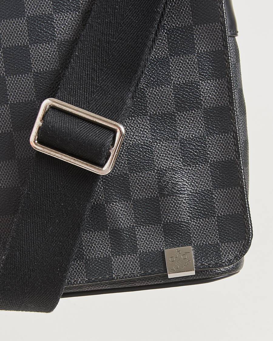 Herre | Pre-Owned & Vintage Bags | Louis Vuitton Pre-Owned | District PM Messenger Bag Damier Graphite