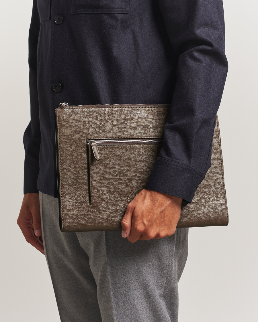 Herre | Tasker | Smythson | Ludlow Small Laptop Case With Dark Olive