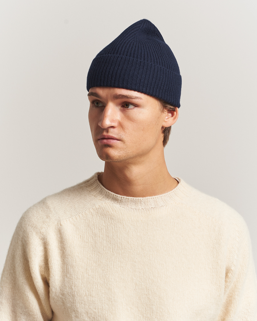 Herre | Huer | Amanda Christensen | Rib Knitted Merino Wool Cap Navy