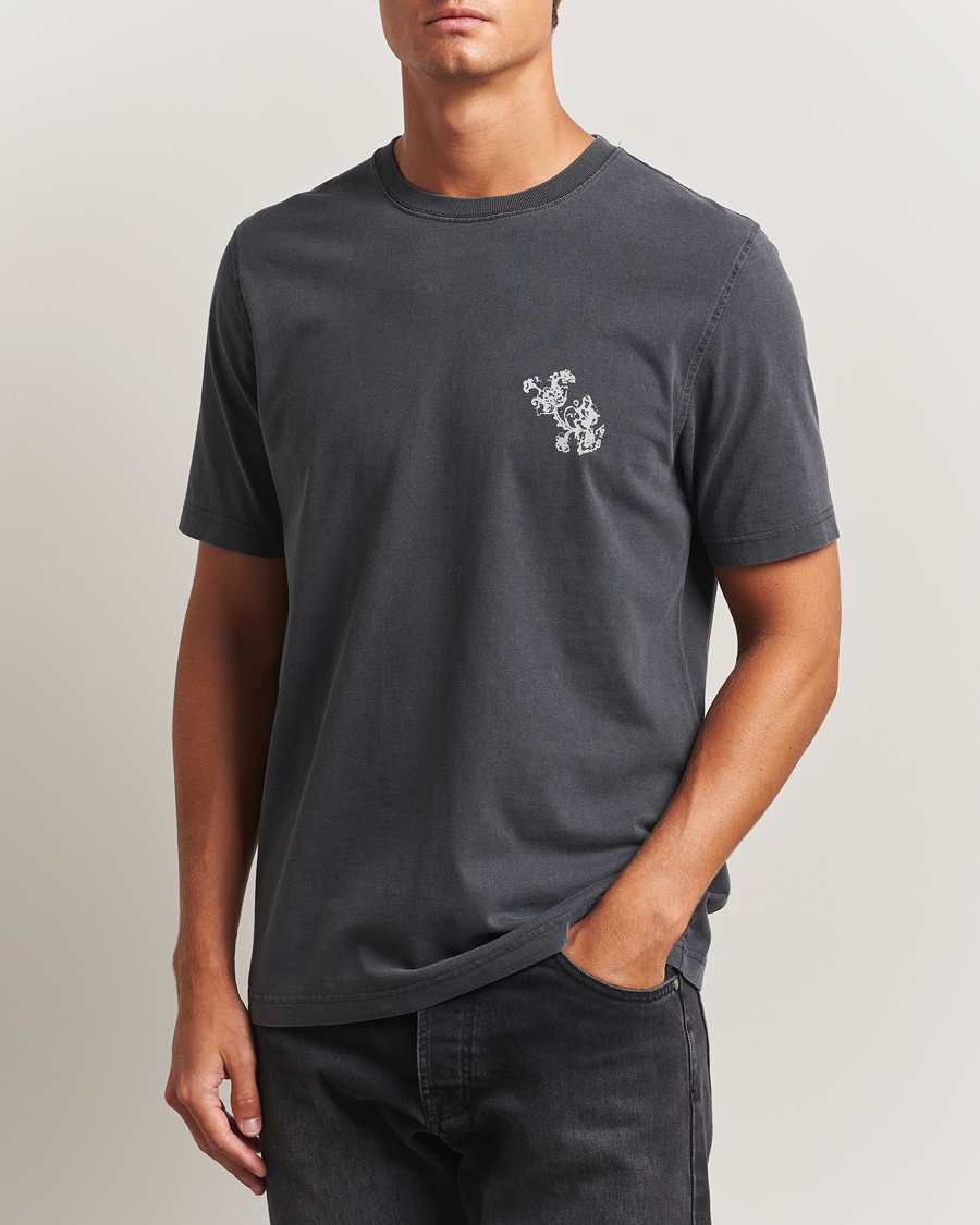 Herre | T-Shirts | Samsøe Samsøe | Phil Printed Crew Neck T-Shirt Washed Black