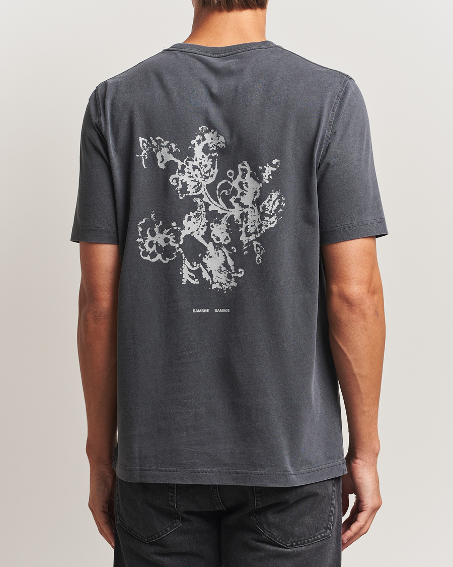 Herre | T-Shirts | Samsøe Samsøe | Phil Printed Crew Neck T-Shirt Washed Black