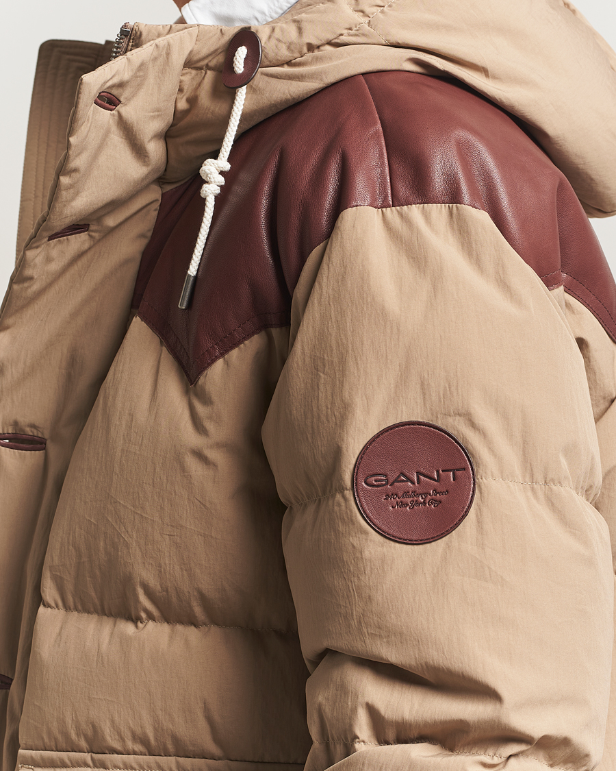 Herre | Jakker | GANT 240 Mulberry Street | Cotton Down Hooded Jacket Carmel Beige
