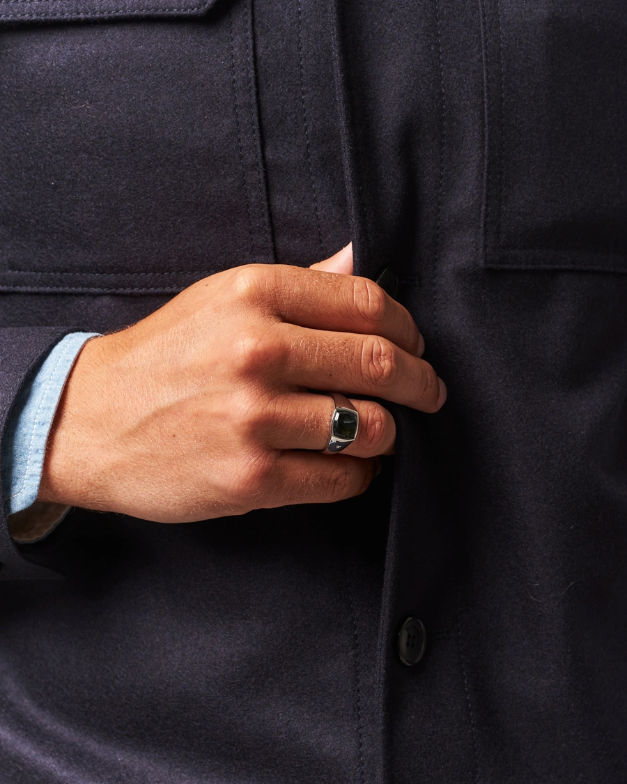 Herre | Smykker | Tom Wood | Kay Ring Black Larvikite
