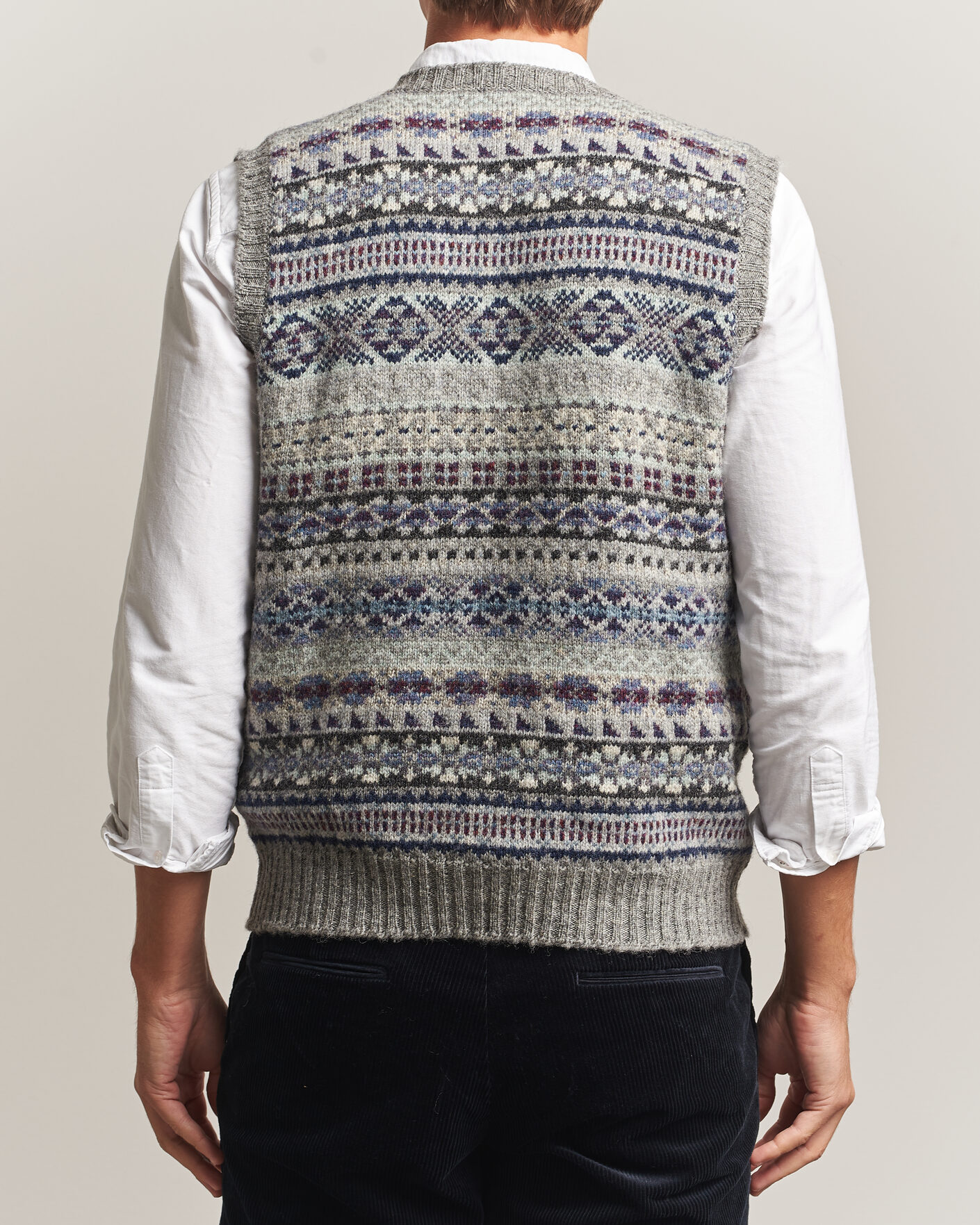 Herre | Trøjer | Jamieson's of Shetland | Jamiesons Of Shetland All Over Fair Isle Slipover Light Grey