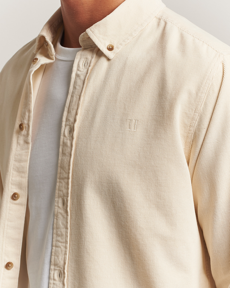 Herre | Skjorter | LES DEUX | Konrad Pinwale Corduroy Shirt Ivory