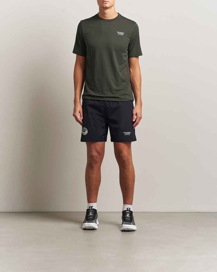 Herre | T-Shirts | Pas Normal Studios | Balance T-Shirt Dark Olive