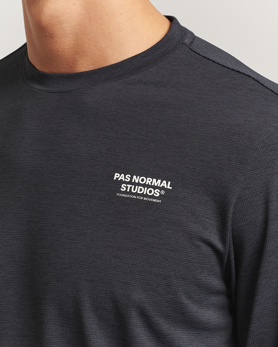 Herre | T-Shirts | Pas Normal Studios | Balance Long Sleeve T-Shirt Black