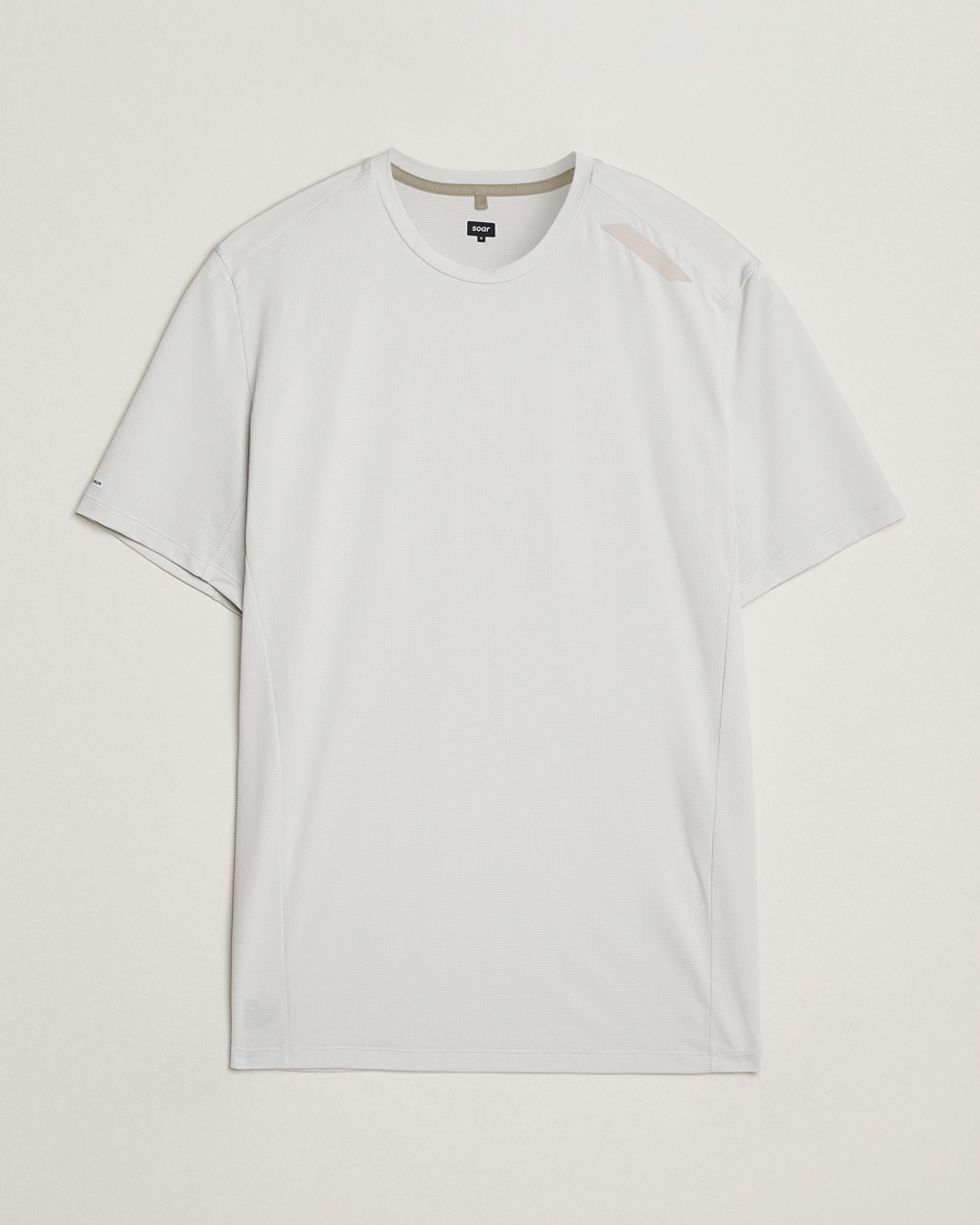 Herre | T-Shirts | SOAR Running | Tech Tee Grey