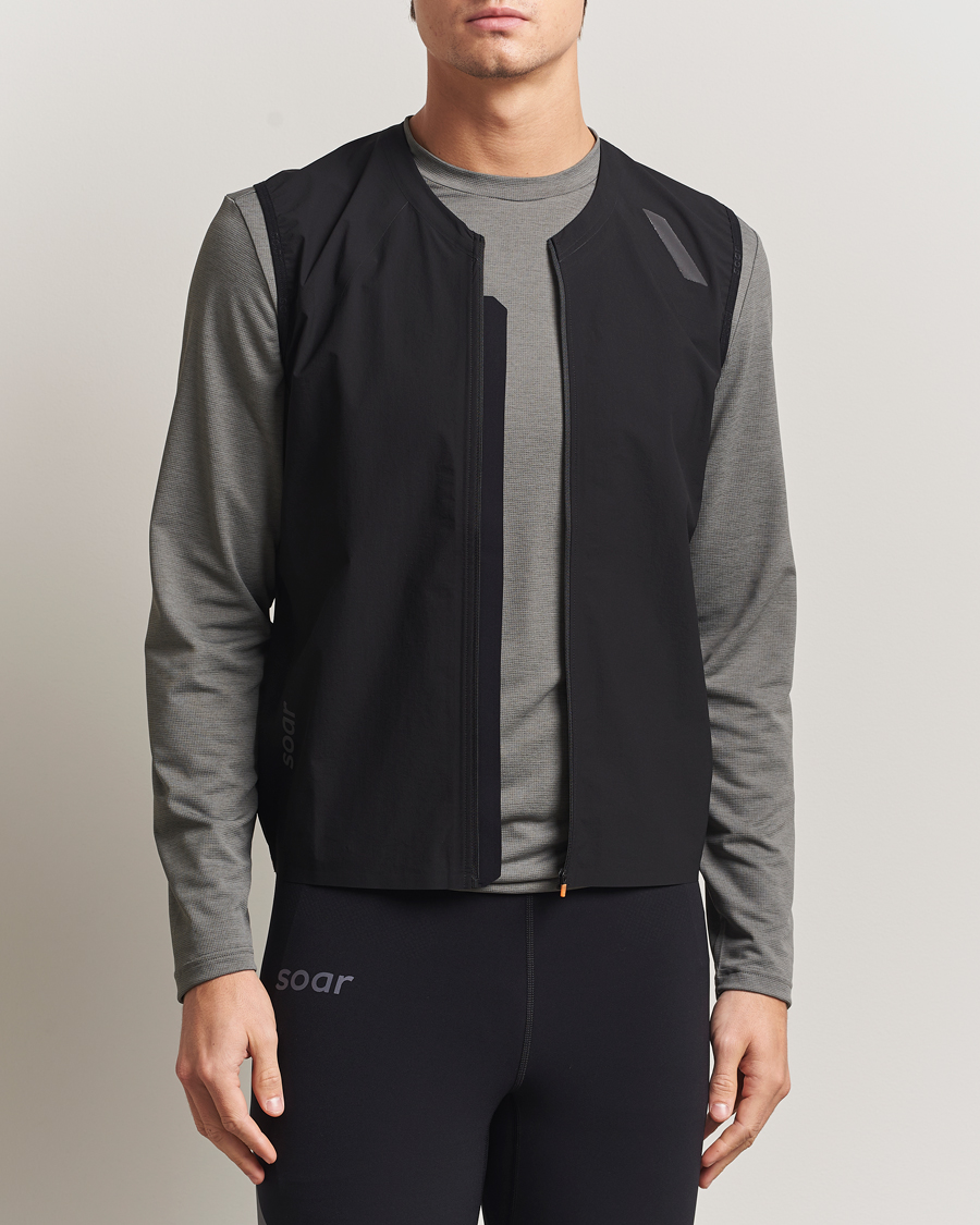 Herre | Veste | SOAR Running | Rainout Gilet Black