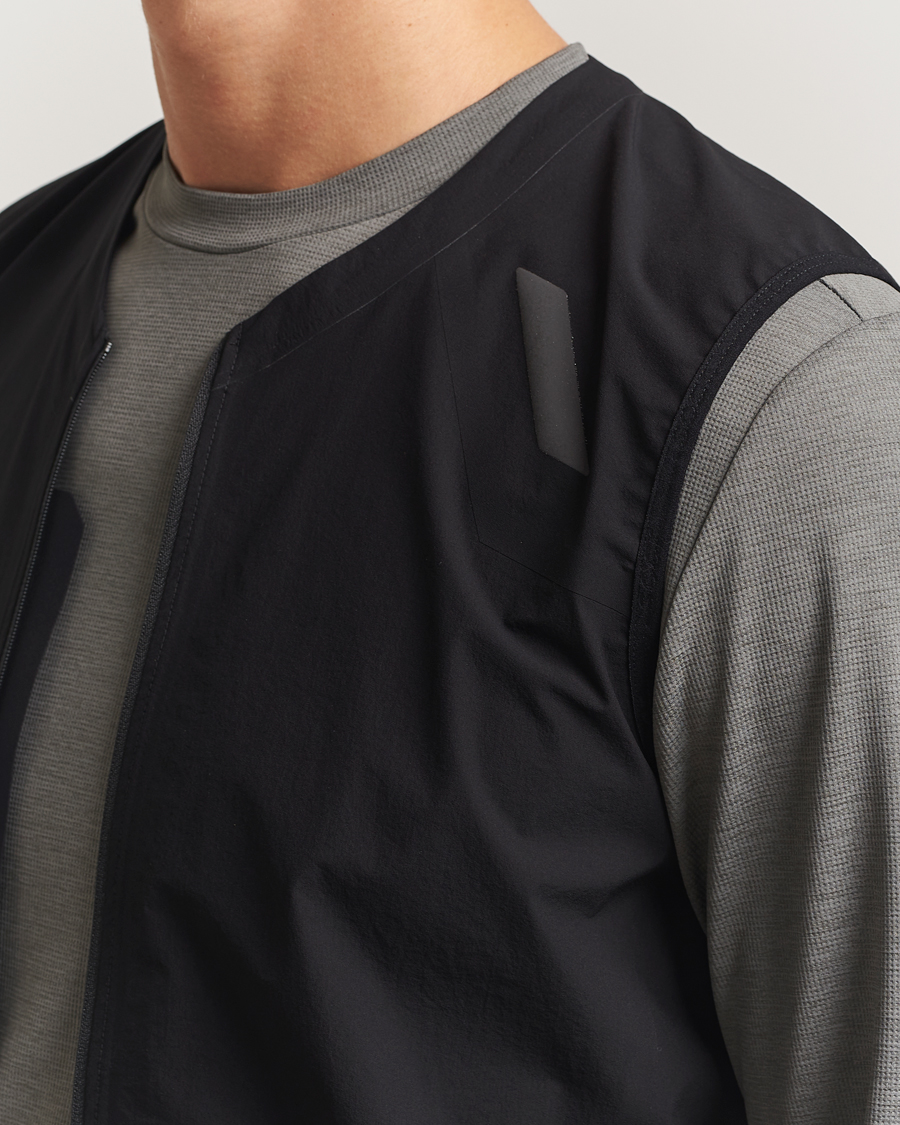 Herre | Veste | SOAR Running | Rainout Gilet Black