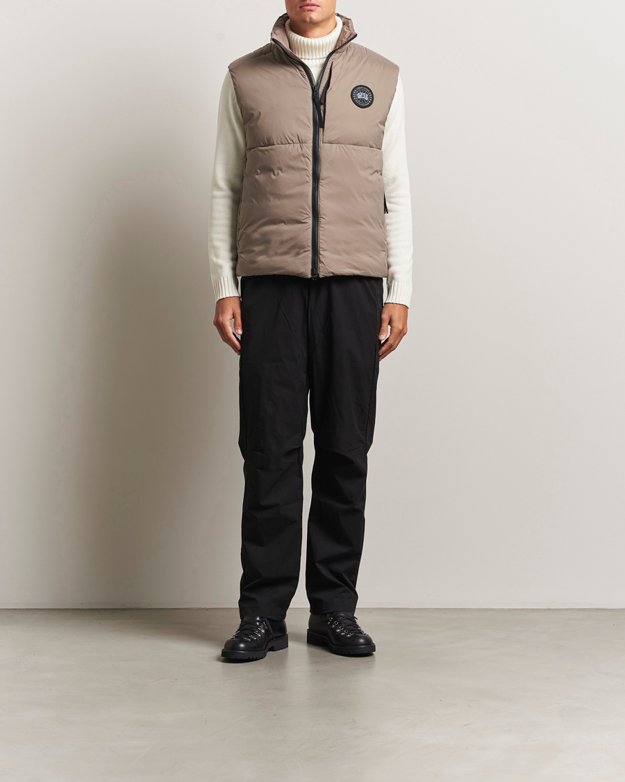 Herre | Veste | Canada Goose Black Label | Lodge Vest Taupe