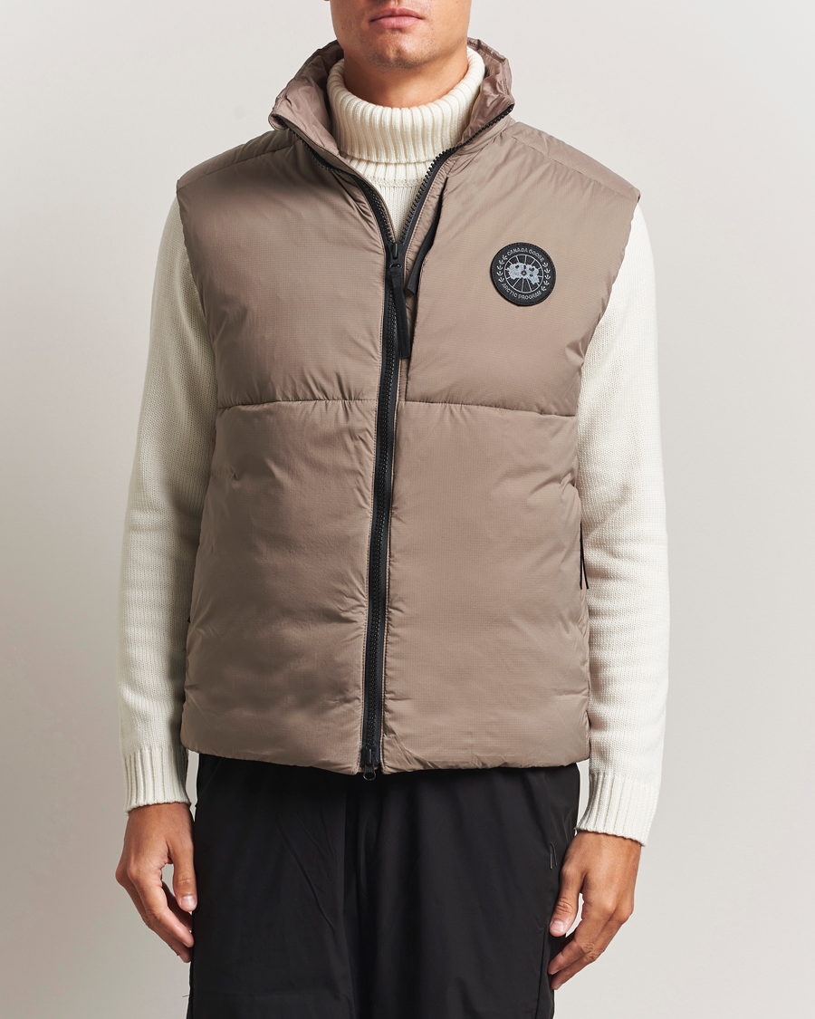 Herre | Veste | Canada Goose Black Label | Lodge Vest Taupe