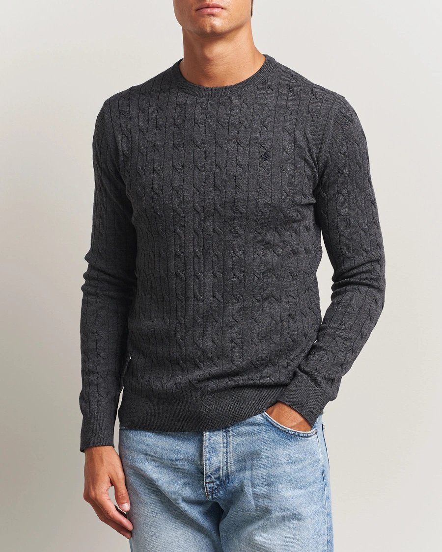 Herre | Trøjer | Morris | Merino Cable O-Neck Grey