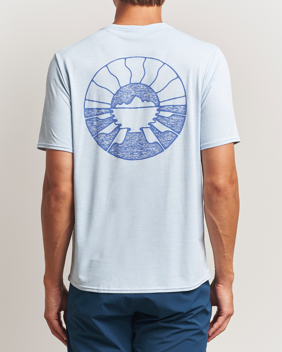 Herre | T-Shirts | Patagonia | Cap Cool Daily Graphic T-Shirt Fleck Blue