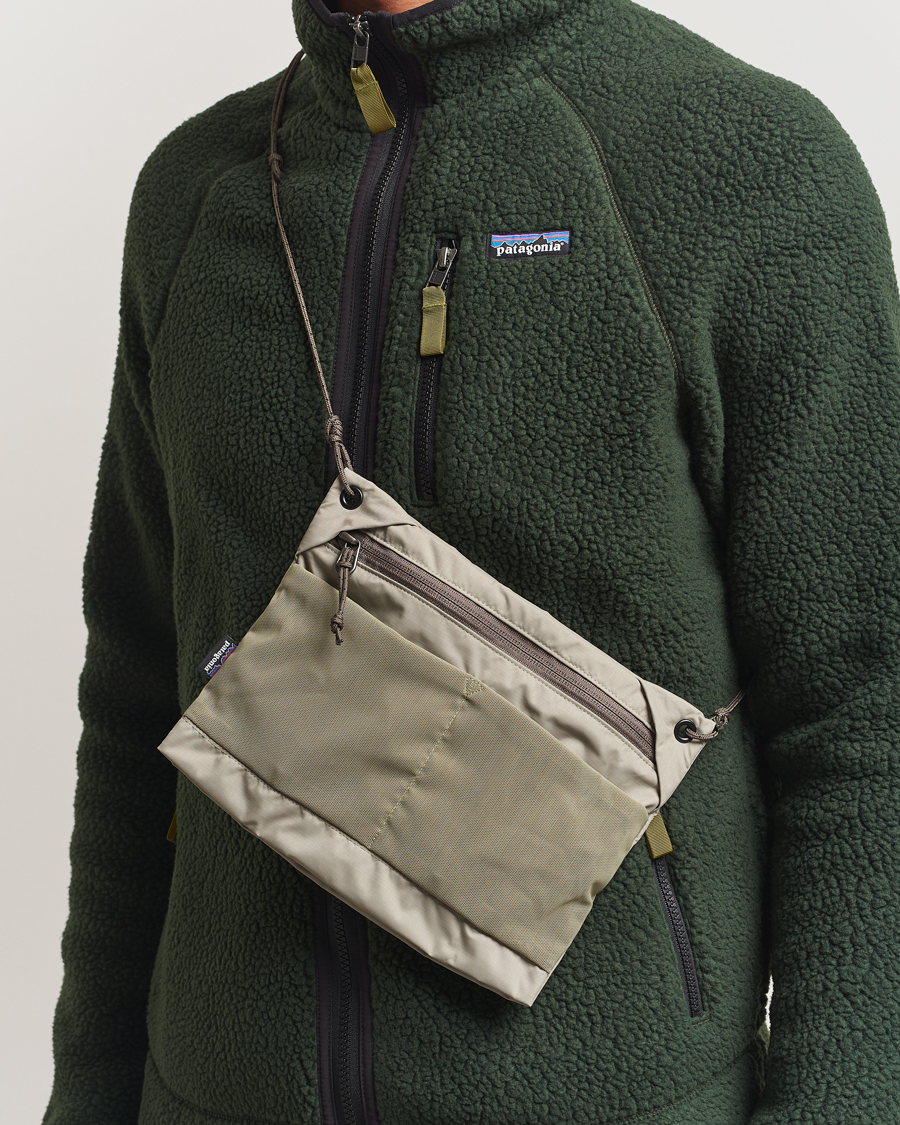 Herre | Tasker | Patagonia | Terravia Sacoche River Rock Green