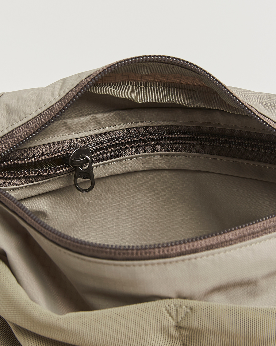 Herre | Tasker | Patagonia | Terravia Sacoche River Rock Green