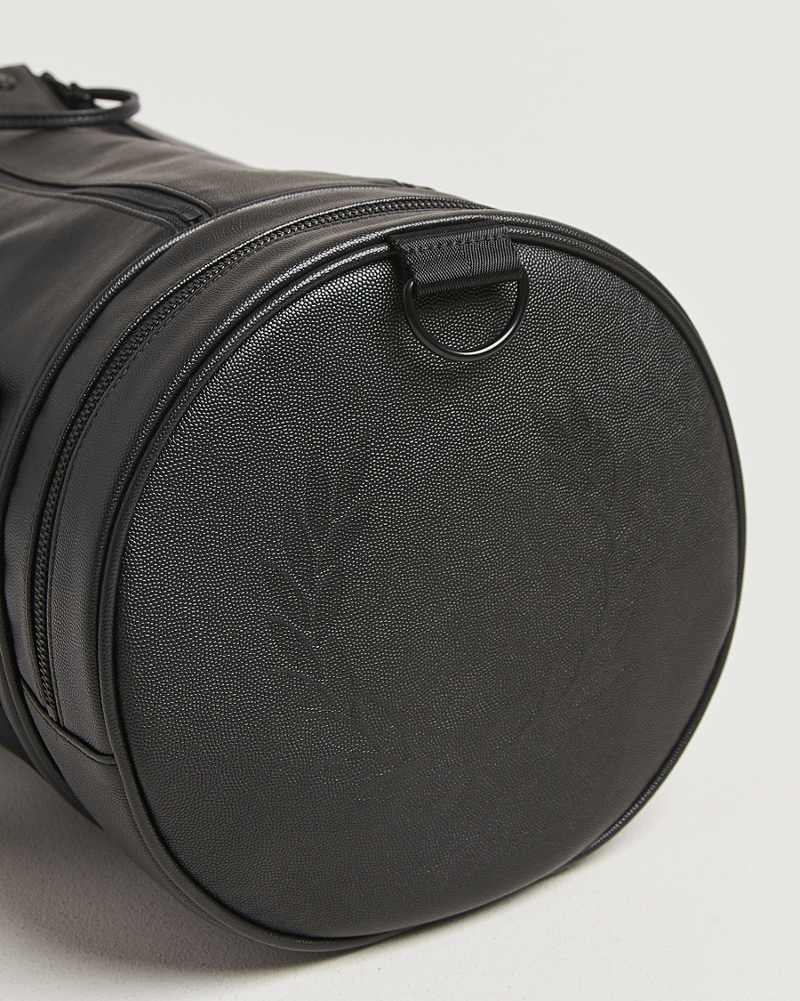 Herre | Tasker | Fred Perry | Scotch Grain Leather Barrel Bag Black