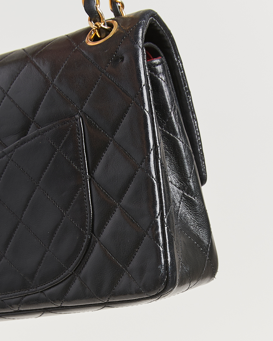 Herre | Gifts for Her | Chanel Pre-Owned | Classic Double Flap Medium Lambskin Black