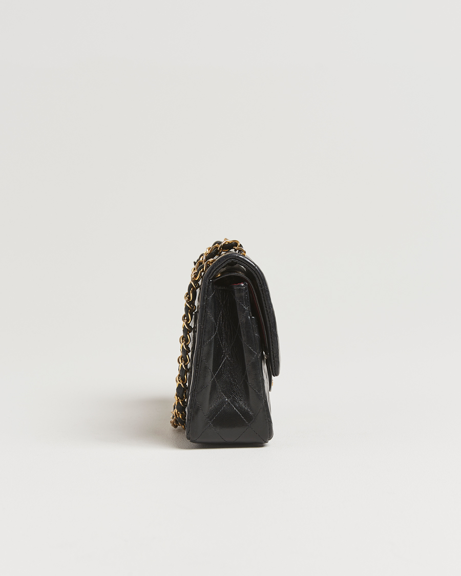 Herre | Gifts for Her | Chanel Pre-Owned | Classic Double Flap Medium Lambskin Black
