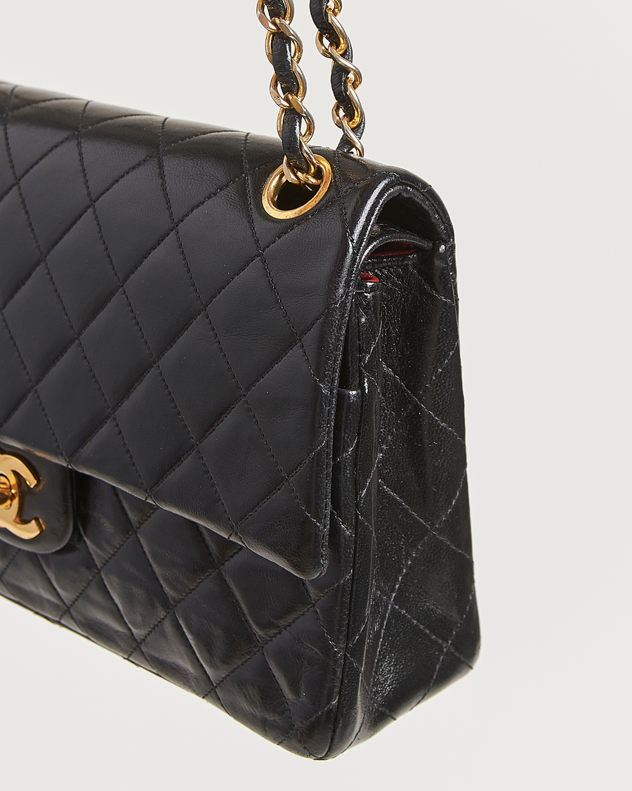 Herre | Gifts for Her | Chanel Pre-Owned | Classic Double Flap Medium Lambskin Black