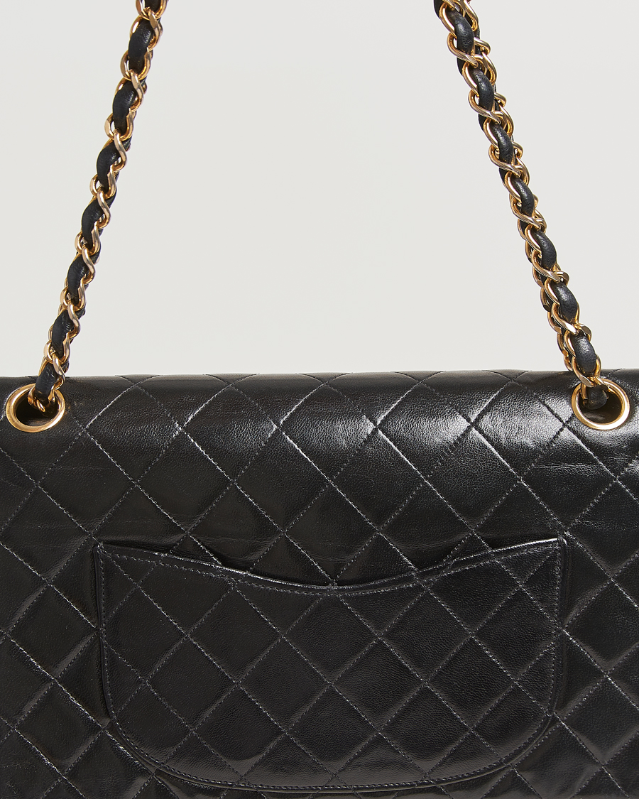 Herre | Gifts for Her | Chanel Pre-Owned | Classic Double Flap Medium Lambskin Black