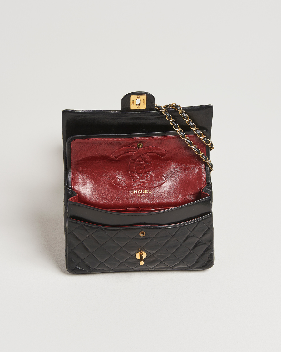 Herre | Gifts for Her | Chanel Pre-Owned | Classic Double Flap Medium Lambskin Black