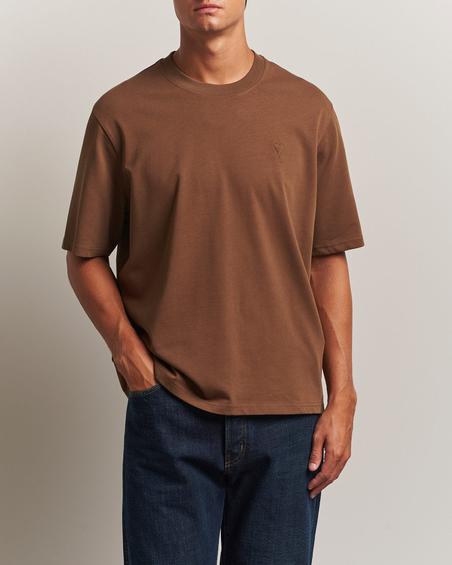 Herre | T-Shirts | AMI | Tonal Heart Logo T-Shirt Noisette