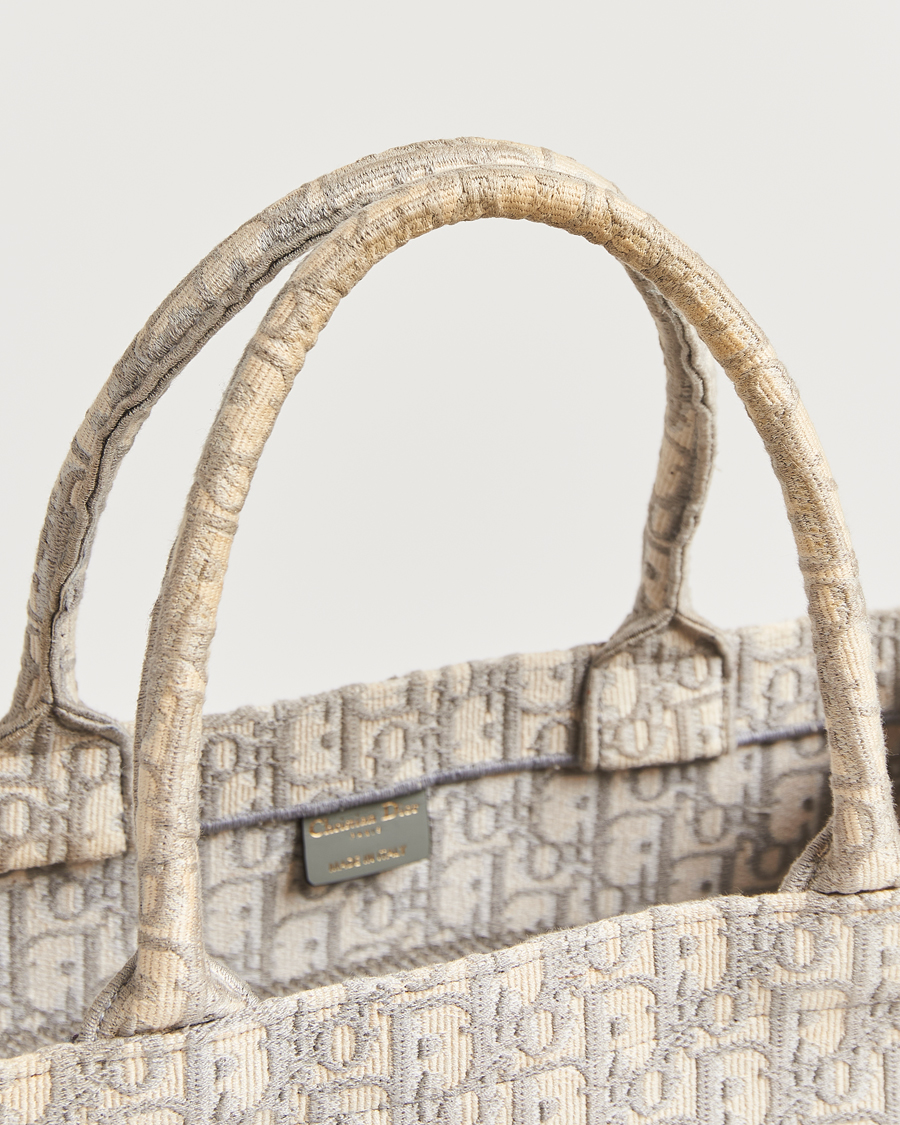 Herre | Gifts for Her | Dior Pre-Owned | Medium Dior Book Tote Light grey