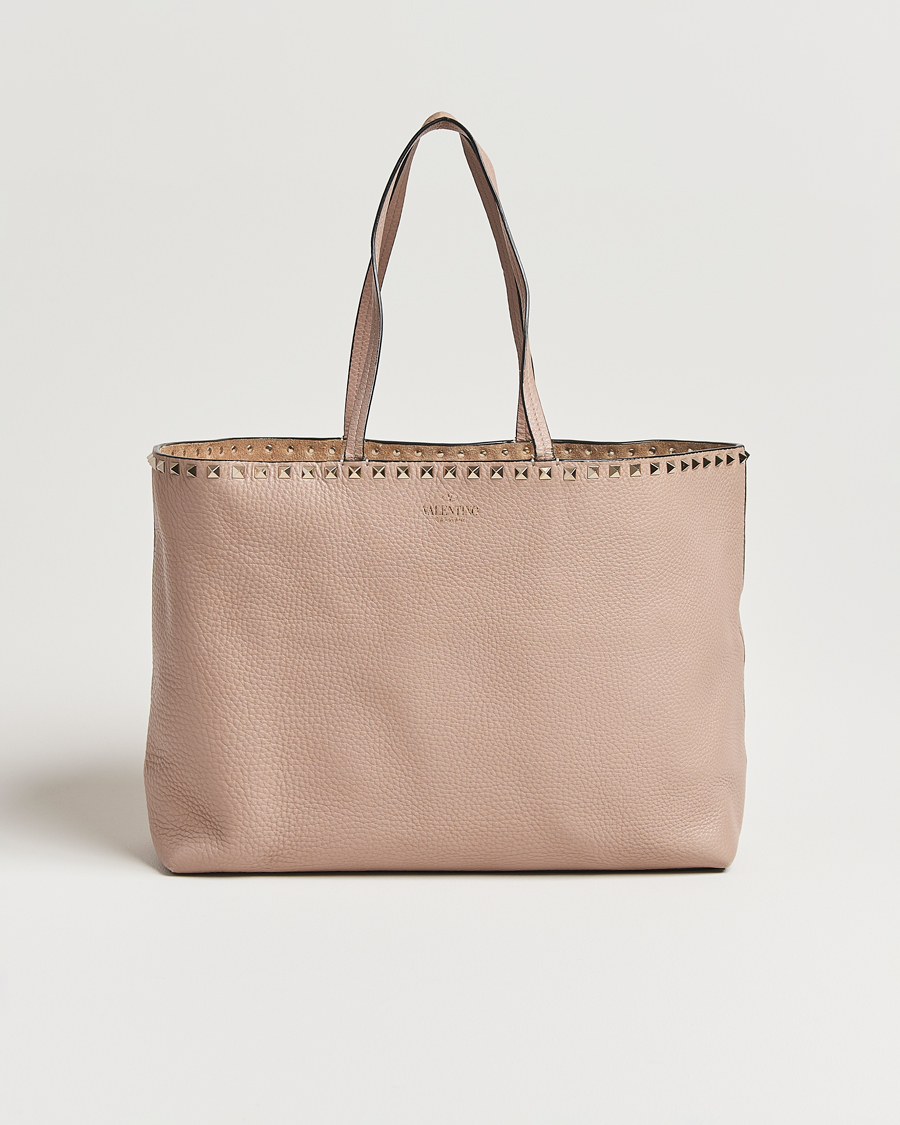 Herre | Pre-Owned & Vintage Bags | Valentino Pre-Owned | Medium Rockstud Tote Bag Poudre