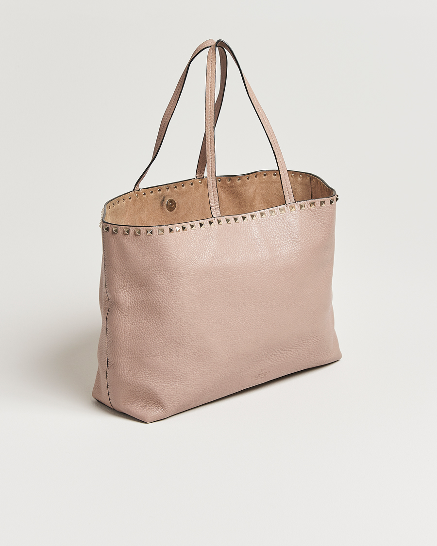 Herre | Pre-Owned & Vintage Bags | Valentino Pre-Owned | Medium Rockstud Tote Bag Poudre