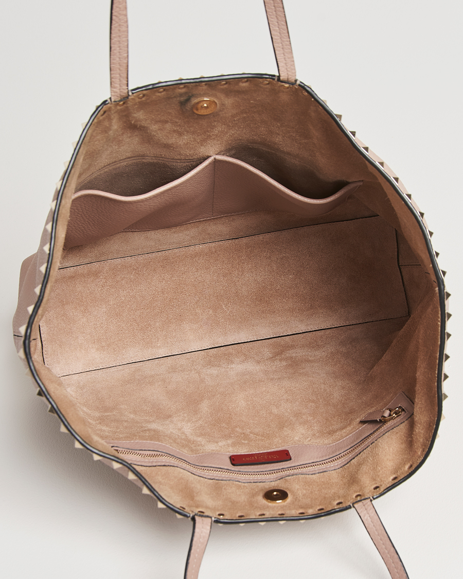 Herre | Pre-Owned & Vintage Bags | Valentino Pre-Owned | Medium Rockstud Tote Bag Poudre