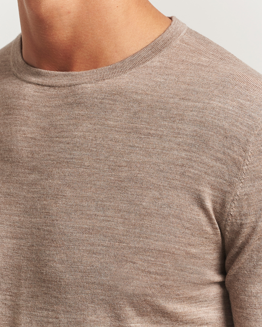 Herre | Trøjer | Tiger of Sweden | Connor Extra Fine Merino Crew Neck Pullover Beige Melange
