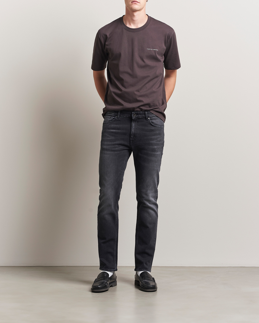 Herre | T-Shirts | Tiger of Sweden | Pro Logo Crew Neck T-Shirt Triumph Steel