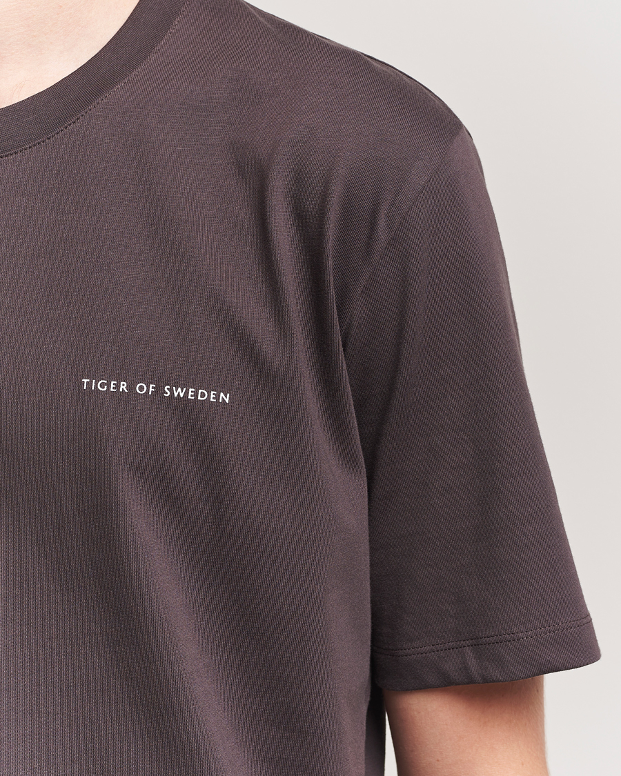Herre | T-Shirts | Tiger of Sweden | Pro Logo Crew Neck T-Shirt Triumph Steel