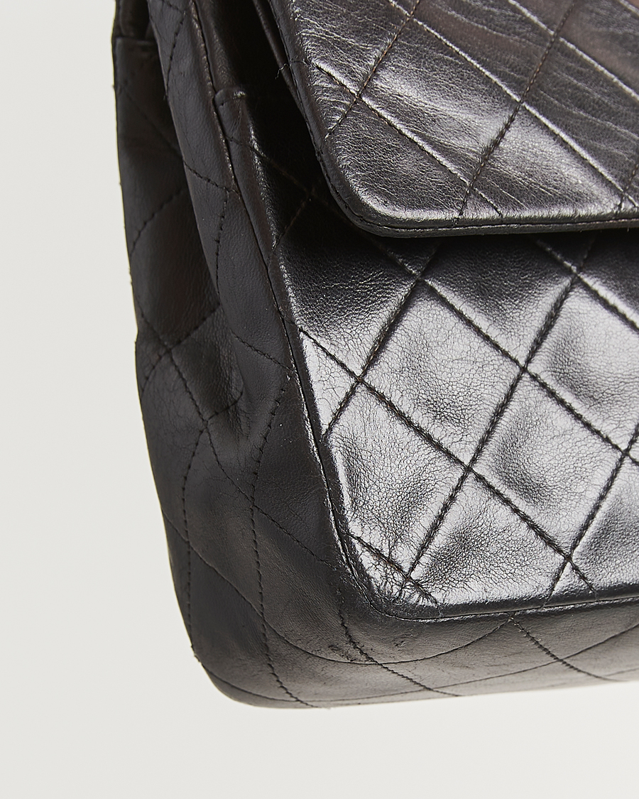 Herre | Gifts for Her | Chanel Pre-Owned | Classic Double Flap Medium Lambskin Black