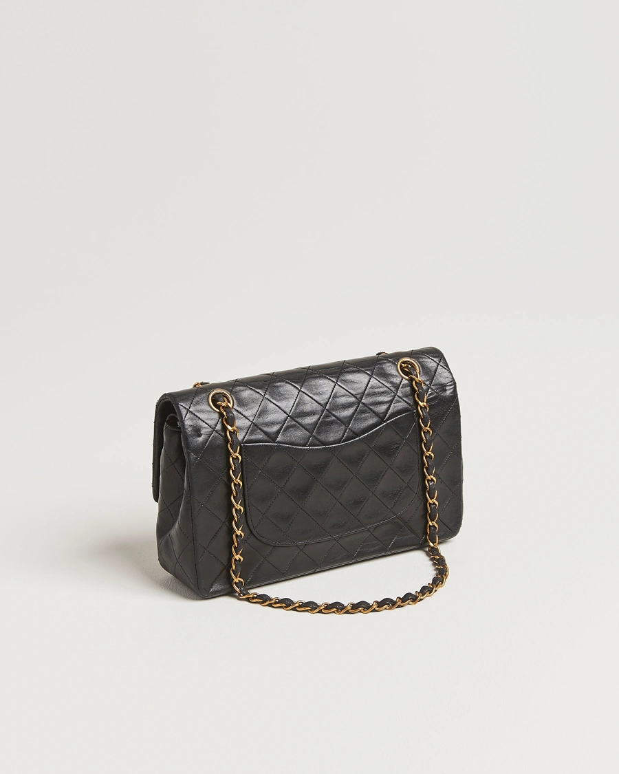 Herre | Gifts for Her | Chanel Pre-Owned | Classic Double Flap Medium Lambskin Black