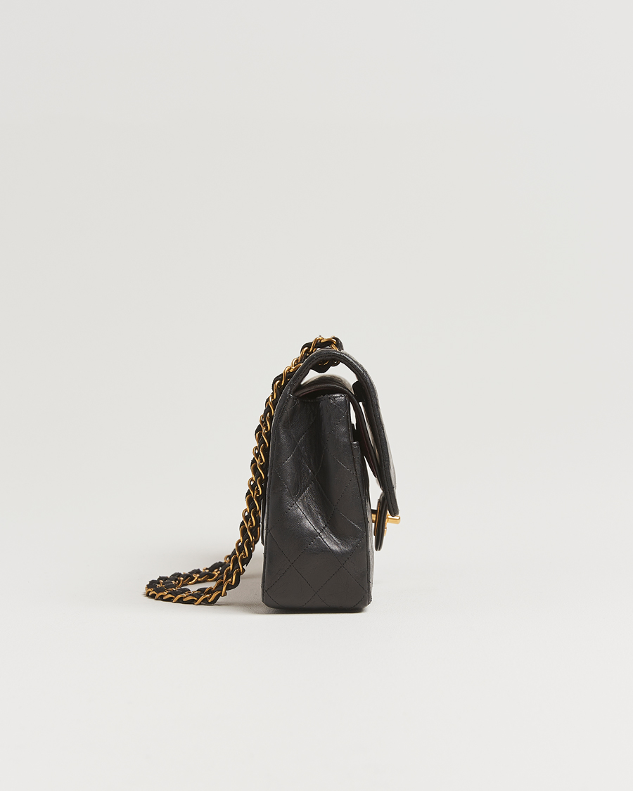 Herre | Gifts for Her | Chanel Pre-Owned | Classic Double Flap Medium Lambskin Black