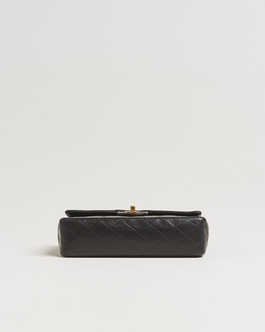 Herre | Gifts for Her | Chanel Pre-Owned | Classic Double Flap Medium Lambskin Black