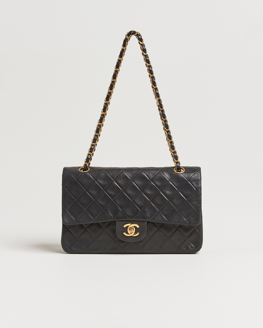 Herre | Gifts for Her | Chanel Pre-Owned | Classic Double Flap Medium Lambskin Black