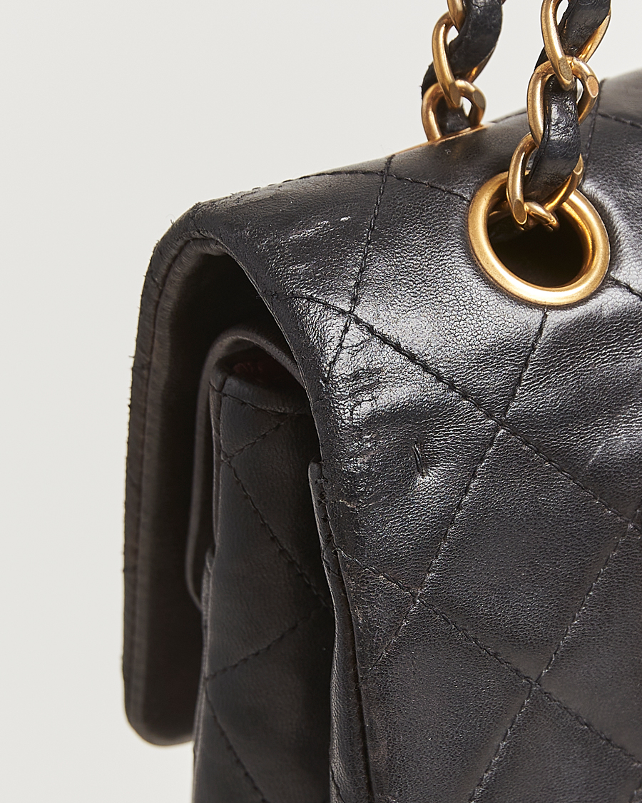 Herre | Gifts for Her | Chanel Pre-Owned | Classic Double Flap Medium Lambskin Black