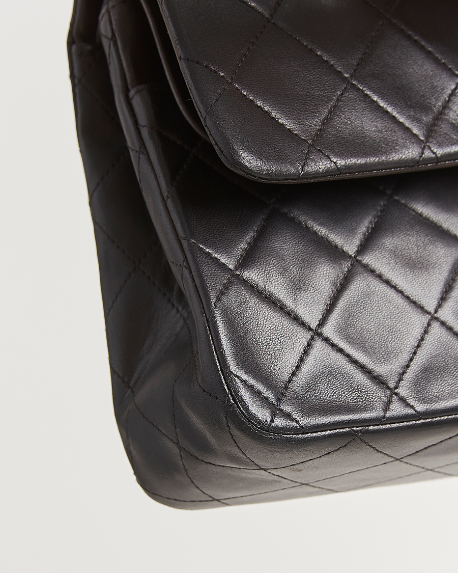 Herre | Gifts for Her | Chanel Pre-Owned | Classic Double Flap Medium Lambskin Black