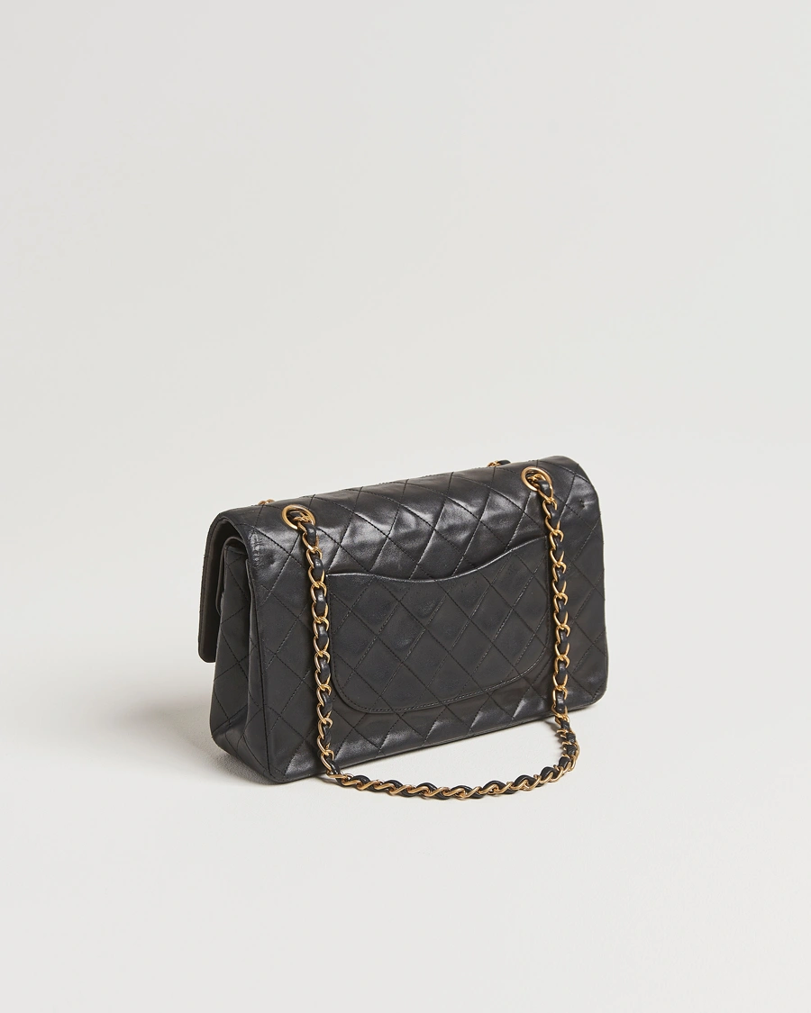 Herre | Gifts for Her | Chanel Pre-Owned | Classic Double Flap Medium Lambskin Black